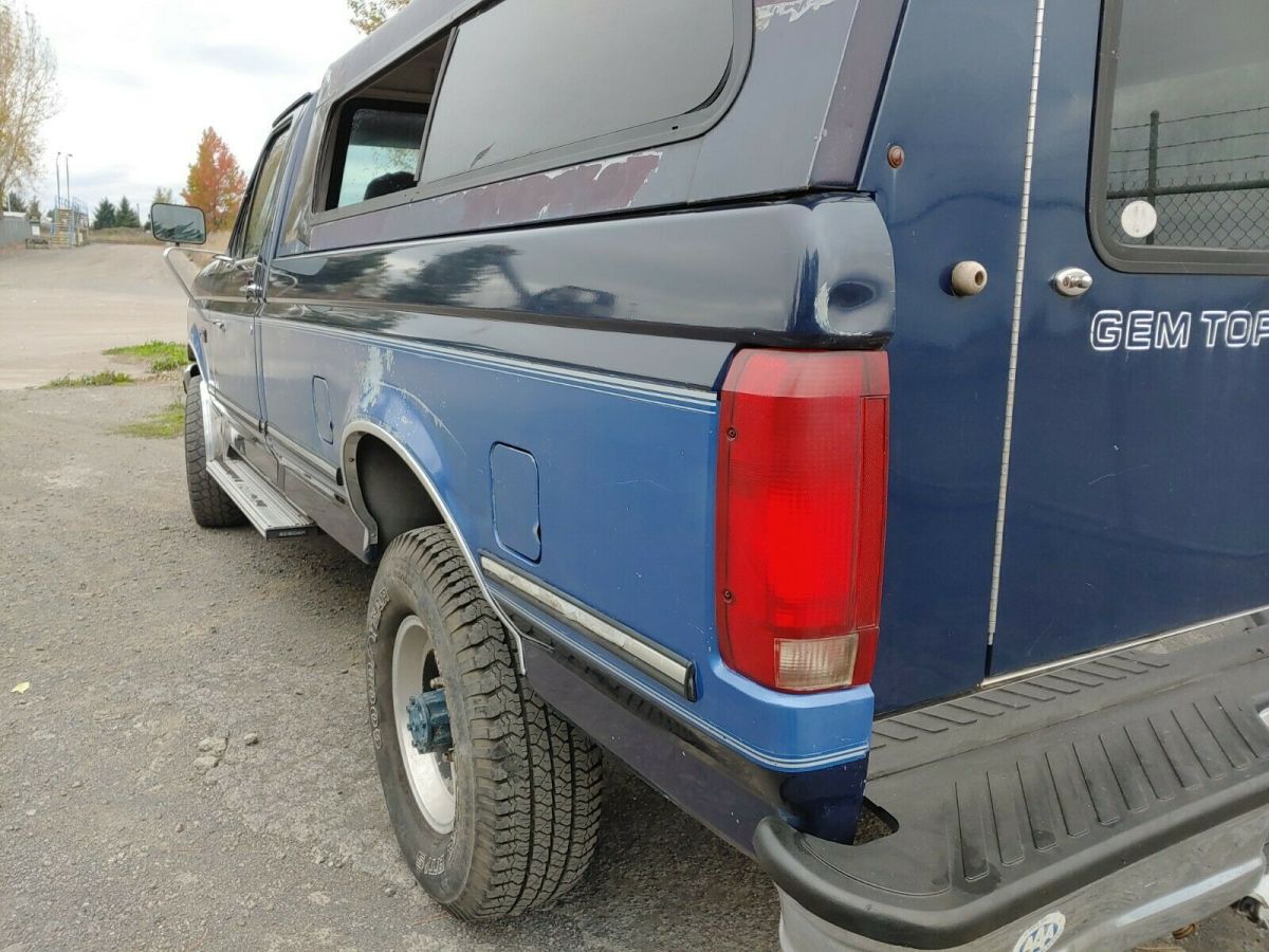 1992 Blue Ford F-250 Pickup