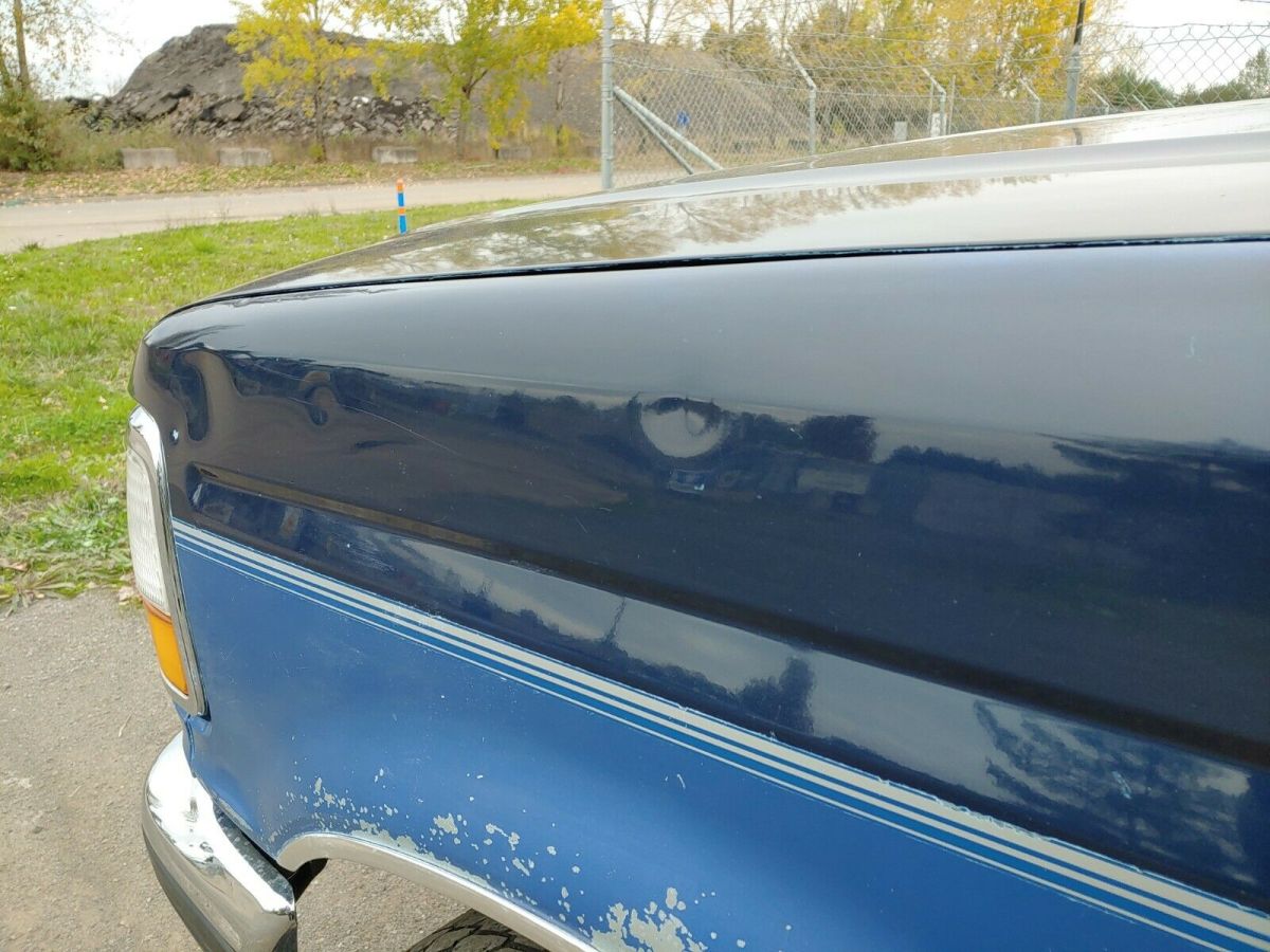 1992 Blue Ford F-250 Pickup