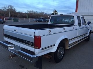1992 WHITE Ford F-250 Extended Cab Pickup