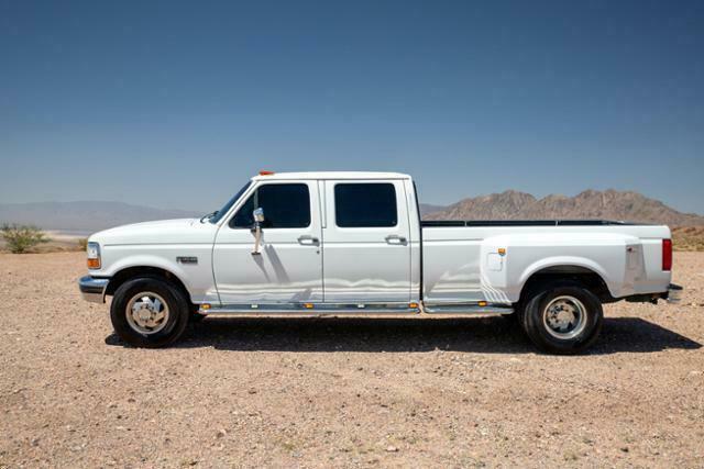 1992 White Ford F-350 --