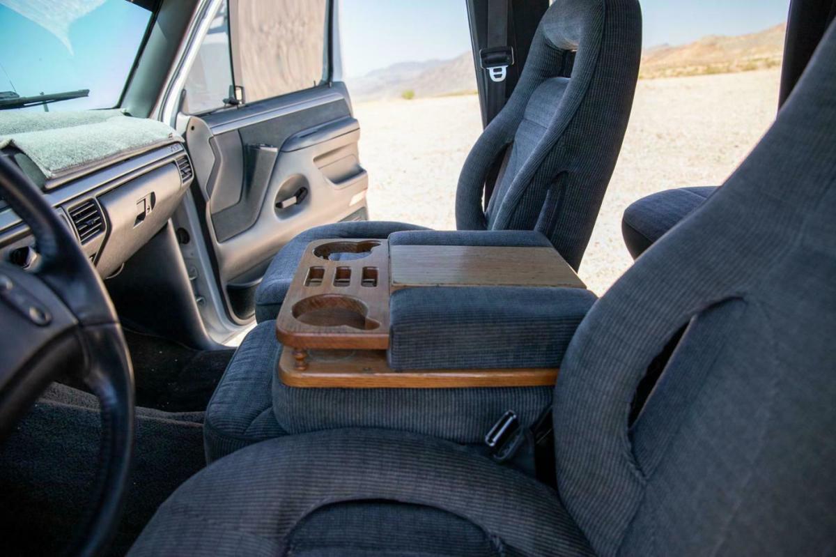 1992 White Ford F-350 --