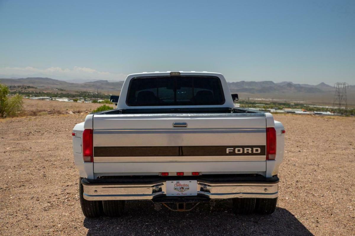 1992 White Ford F-350 --
