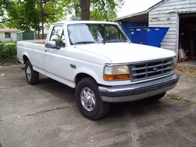 1992 White Ford F-250 Standard Cab Pickup