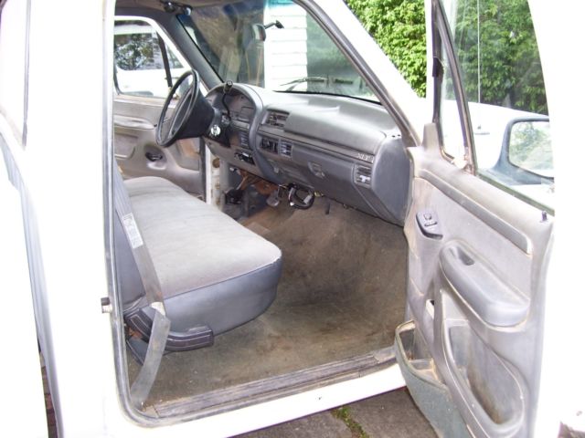 1992 White Ford F-250 Standard Cab Pickup