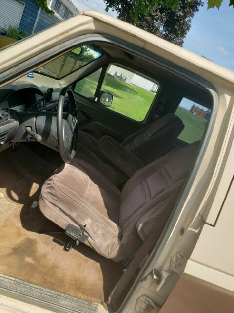 1992 Tan Ford F-350 Extended Crew Cab Pickup
