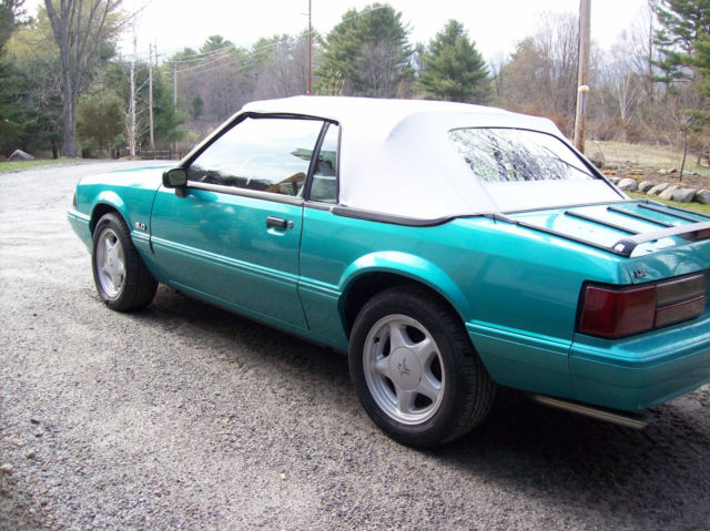 1992 CALYPSO GREEN Ford Mustang Convertible
