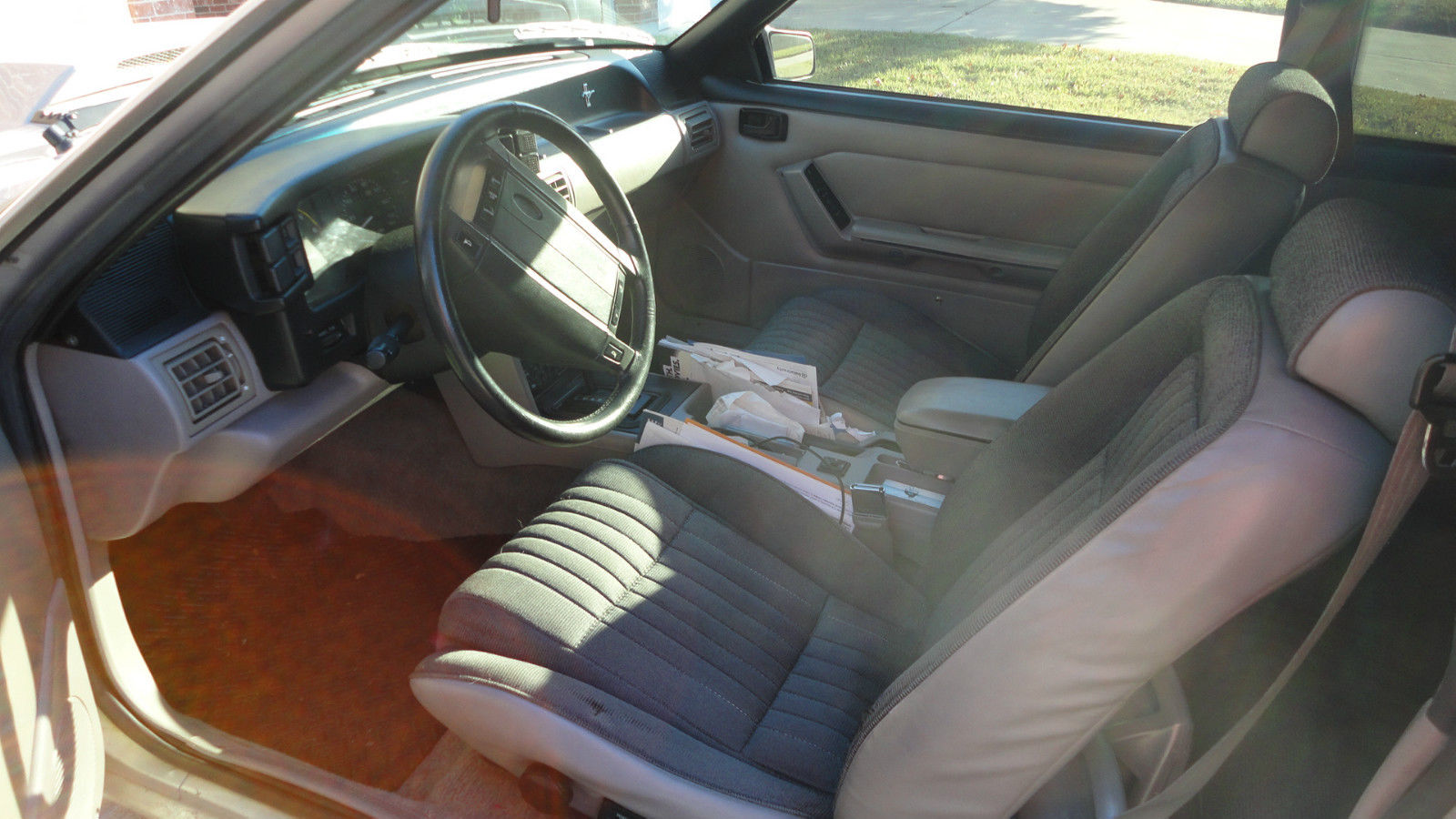 1992 Silver Ford Mustang Coupe