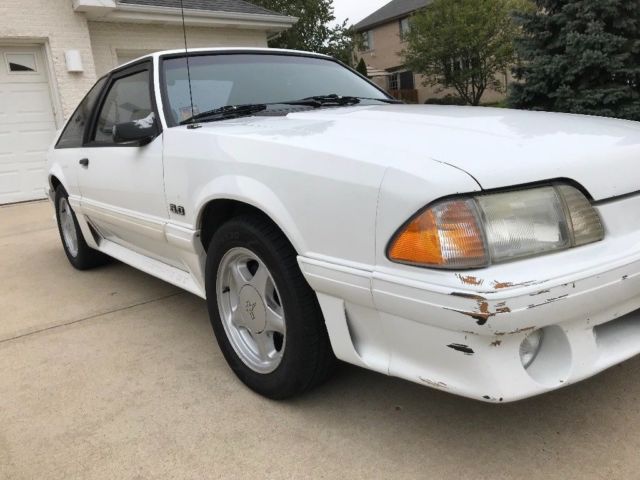 1992 White Ford Mustang Hatchback