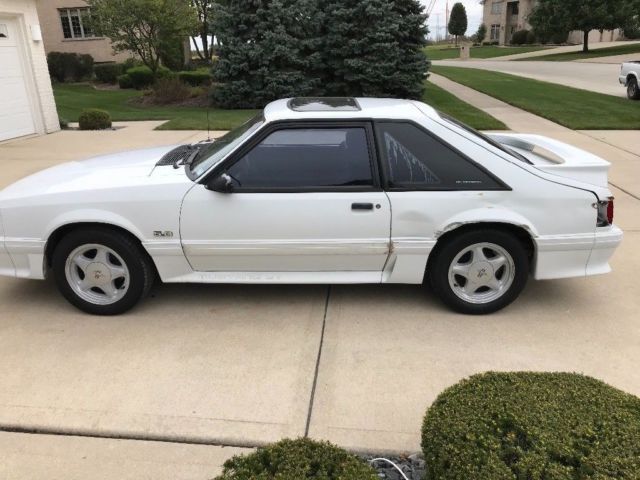 1992 White Ford Mustang Hatchback