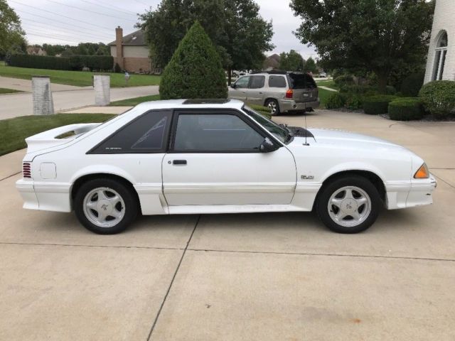 1992 White Ford Mustang Hatchback