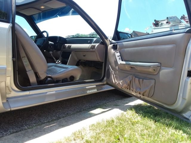 1992 Silver Ford Mustang Hatchback