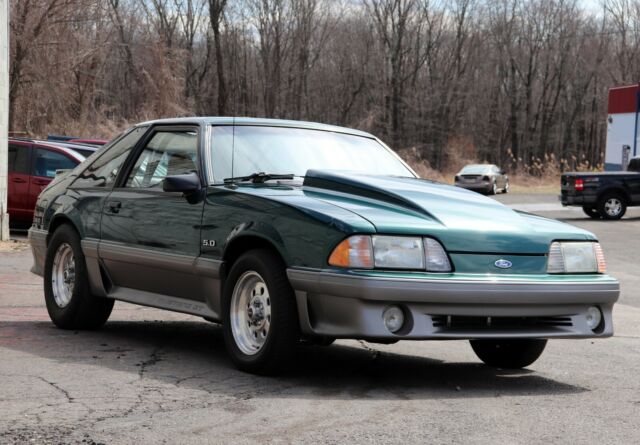 1992 Green Ford Mustang