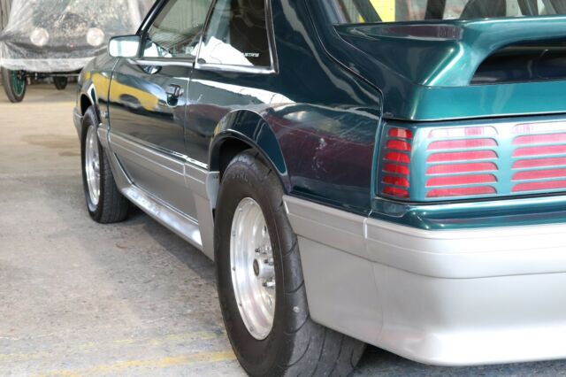 1992 Green Ford Mustang