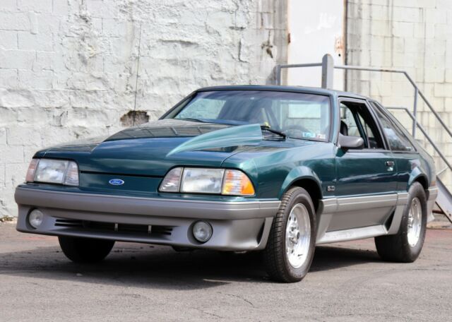 1992 Green Ford Mustang