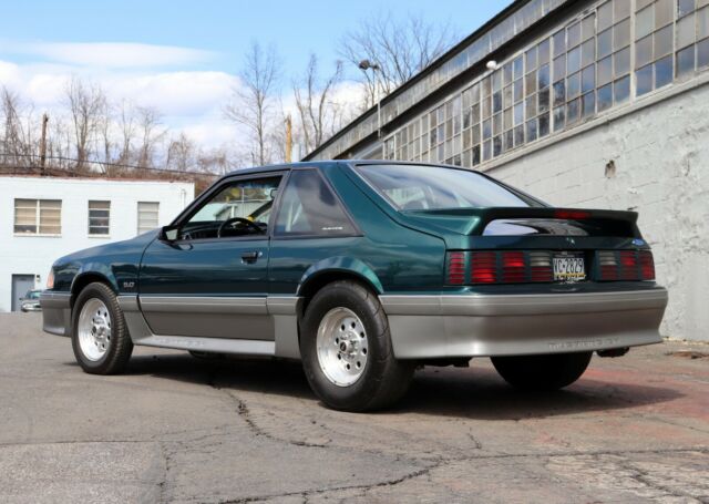 1992 Green Ford Mustang