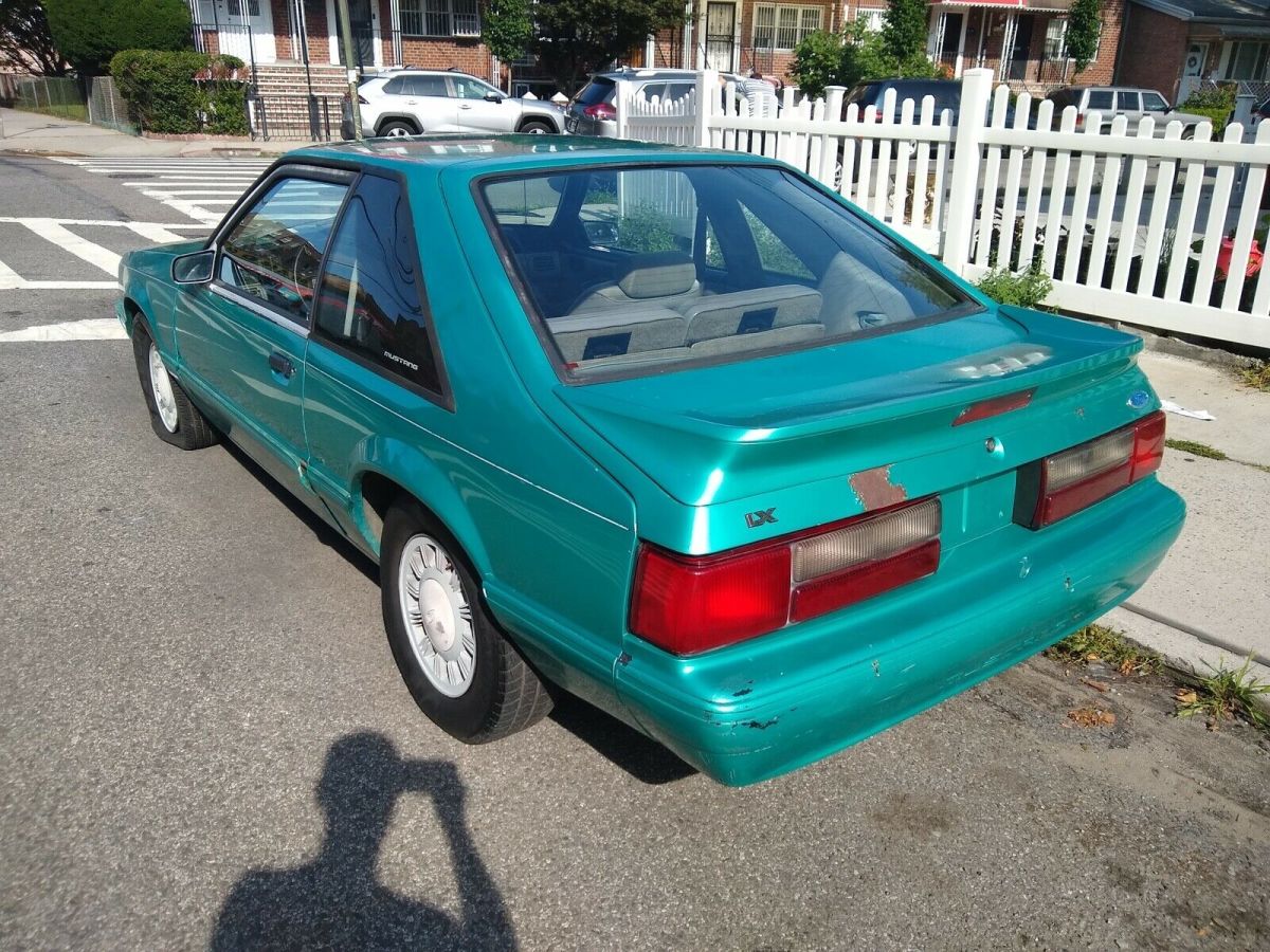 1992 GREEN Ford Mustang Coupe