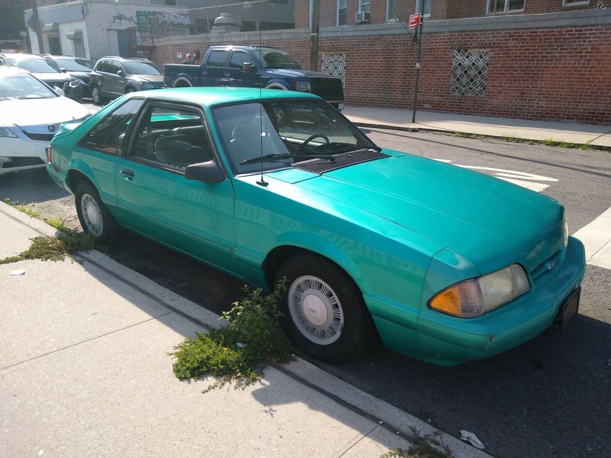 1992 GREEN Ford Mustang Coupe