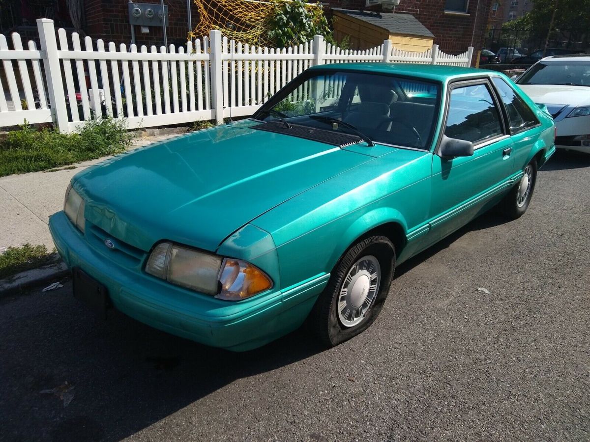 1992 GREEN Ford Mustang Coupe