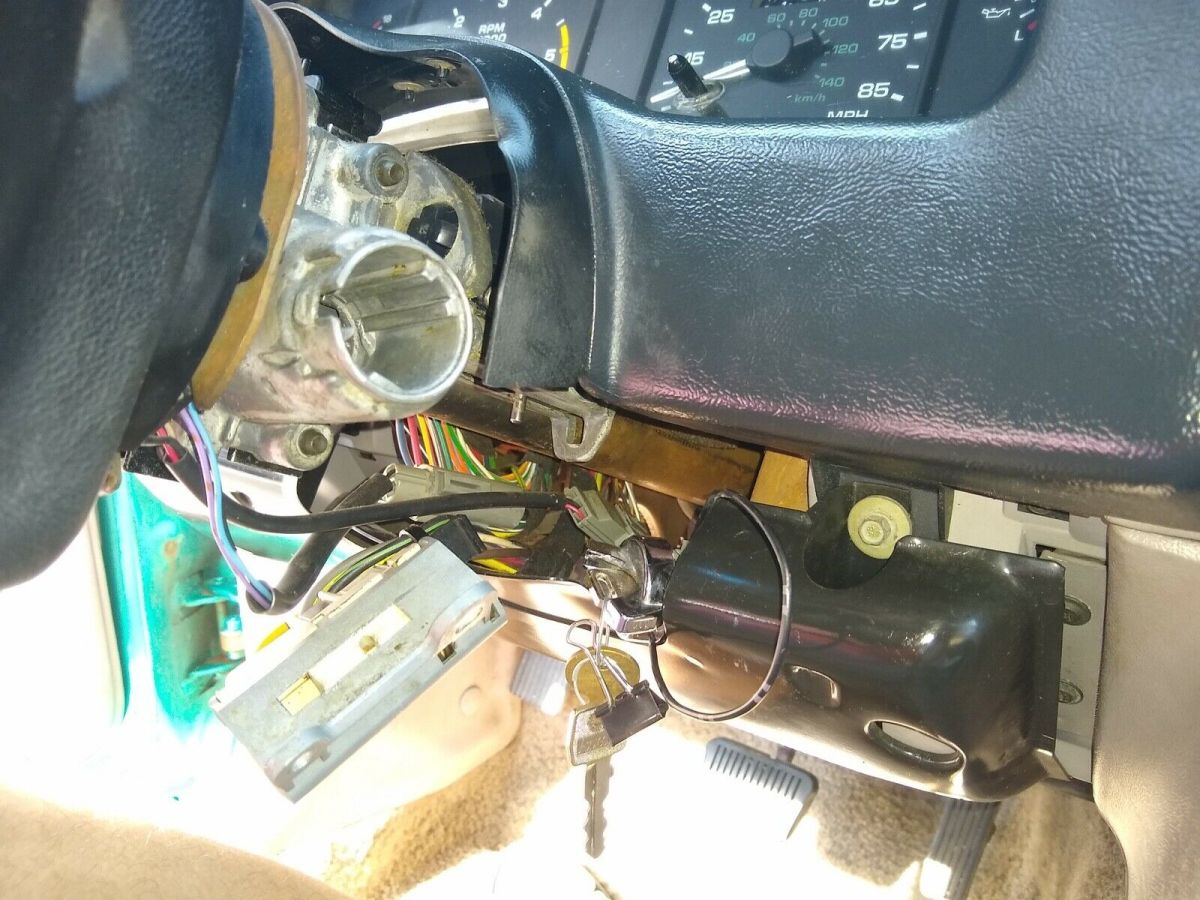 1992 GREEN Ford Mustang Coupe