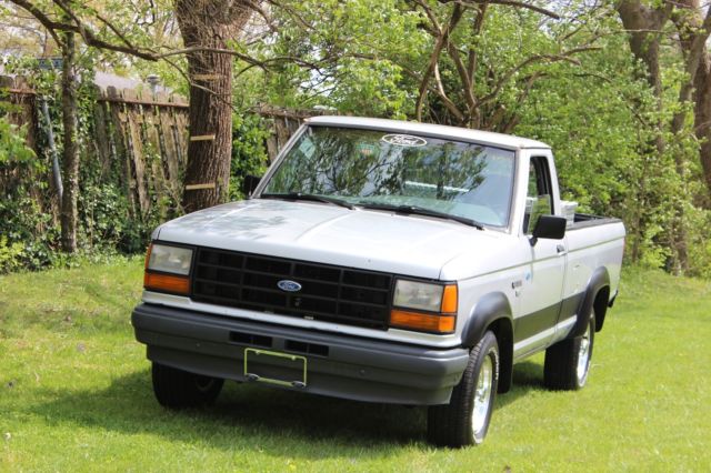 1992 Silver Ford Ranger Standard Cab Pickup