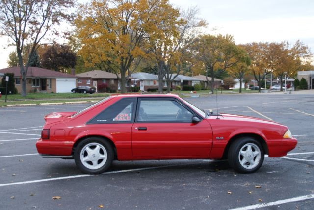 1992 Red Ford Mustang