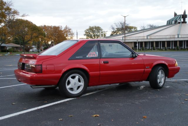 1992 Red Ford Mustang