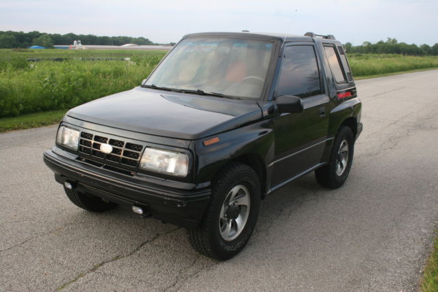 1992 Black Chevrolet Tracker 2 dr. hardtop
