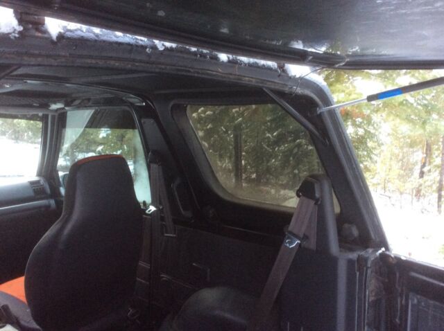 1992 Silver Chevrolet Tracker SUV