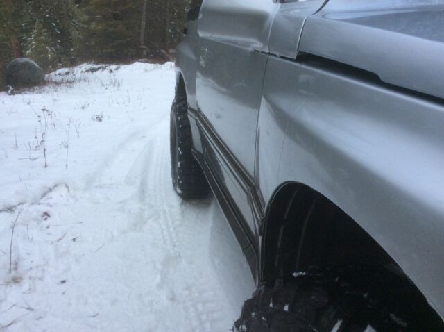 1992 Silver Chevrolet Tracker SUV