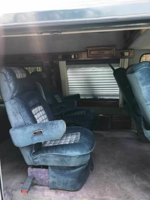 1992 Blue Chevrolet 2500 conversion van