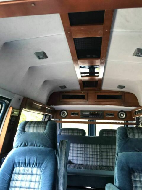 1992 Blue Chevrolet 2500 conversion van