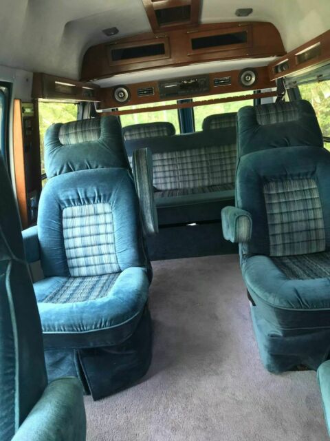 1992 Blue Chevrolet 2500 conversion van