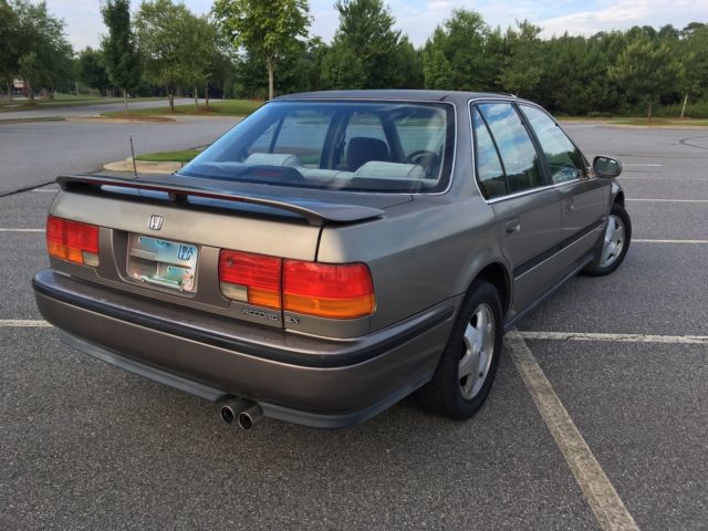 1992 Gold Honda Accord Sedan
