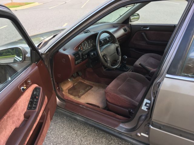 1992 Gold Honda Accord Sedan