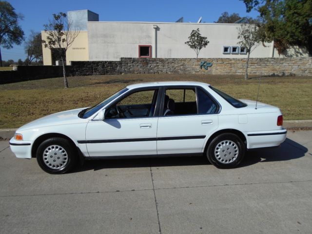 1992 White Honda Accord