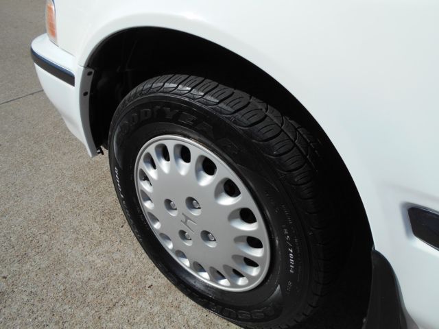 1992 White Honda Accord