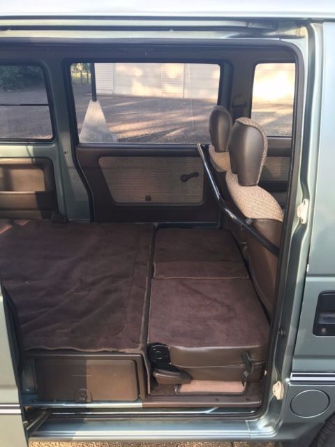 1992 Blue Volkswagen Bus/Vanagon Standard Passenger Van