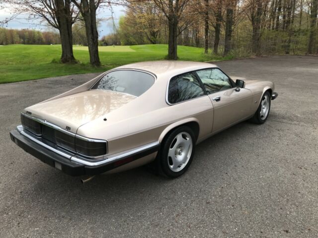 1992 Beige Jaguar XJS Coupe
