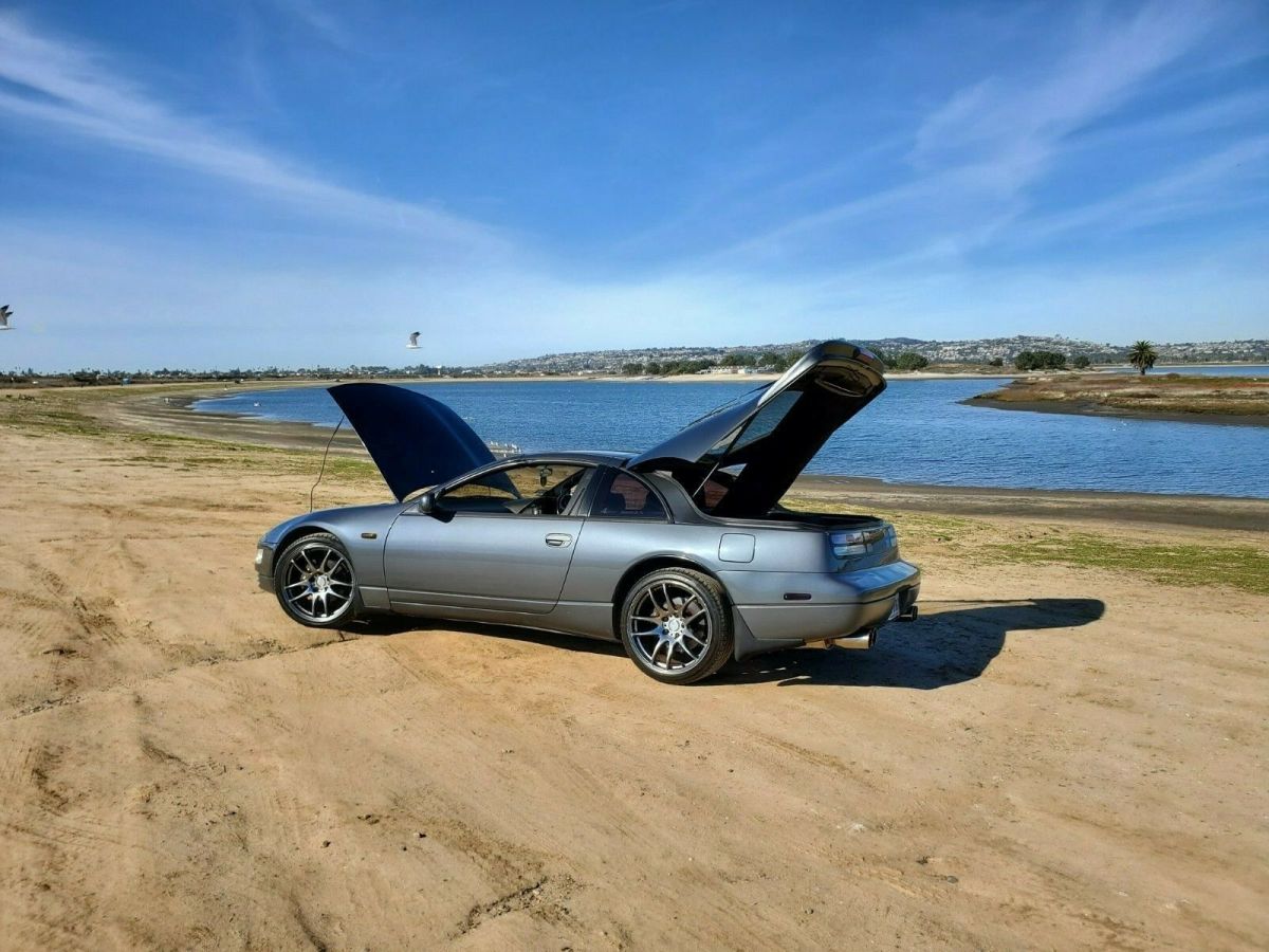 1992 Gray Nissan 300ZX Coupe