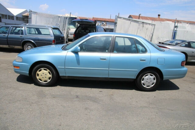 1992 Blue Toyota Camry Sedan