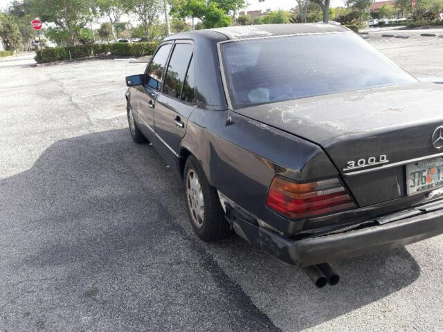 1992 Mercedes-Benz 300-Series