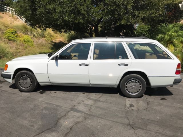 1992 white Mercedes-Benz E-Class Station Wagon
