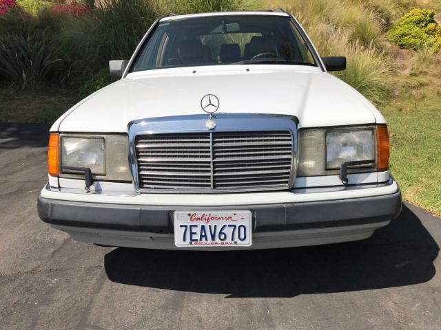 1992 white Mercedes-Benz E-Class Station Wagon