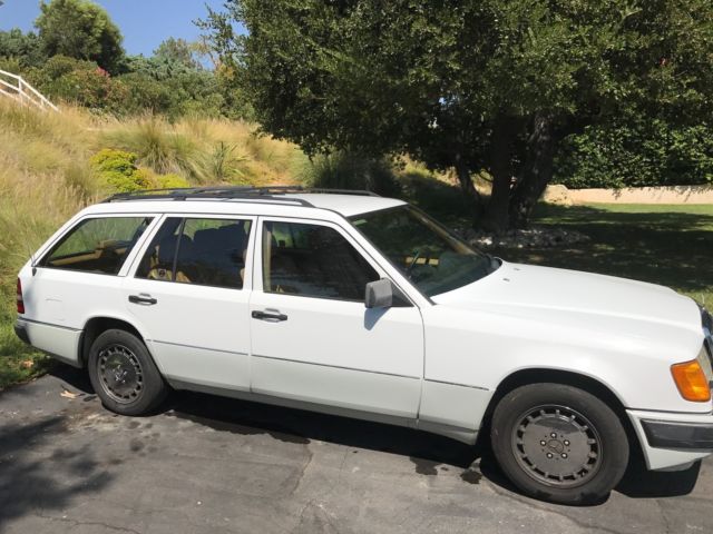 1992 white Mercedes-Benz E-Class Station Wagon