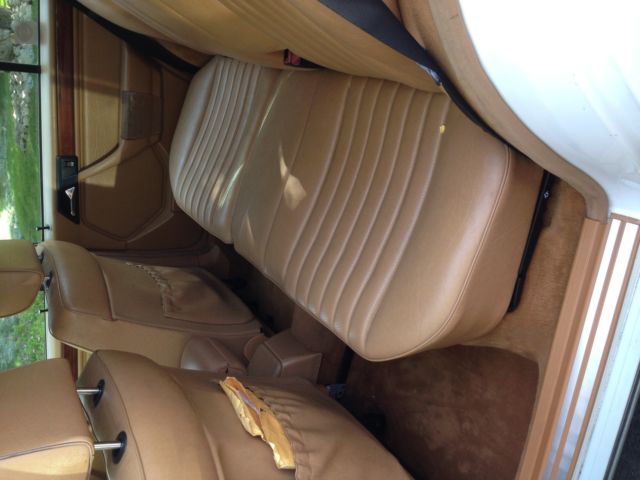 1992 white Mercedes-Benz E-Class Station Wagon