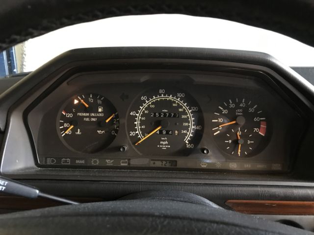 1992 white Mercedes-Benz E-Class Station Wagon