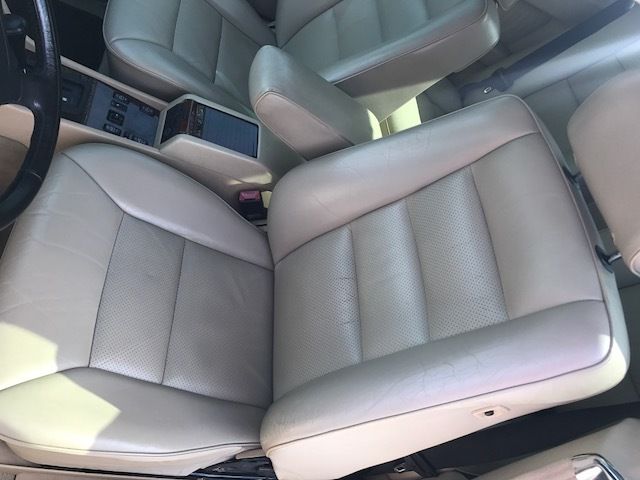 1992 Gold Mercedes-Benz 300-Series Coupe