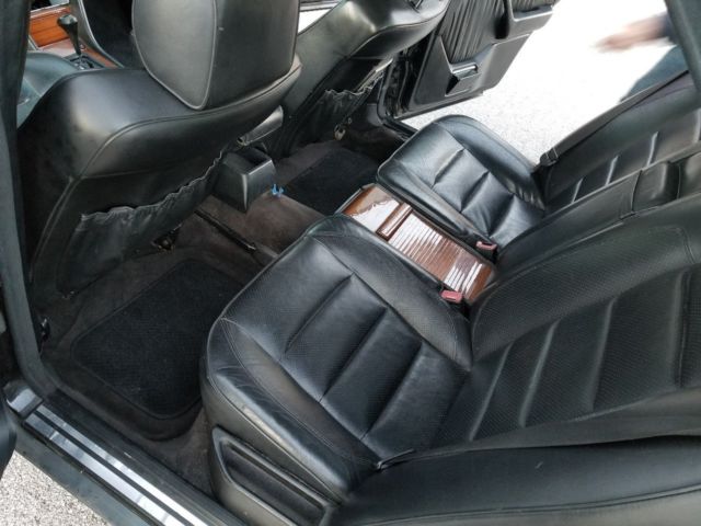 1992 Black Mercedes-Benz E-Class Sedan