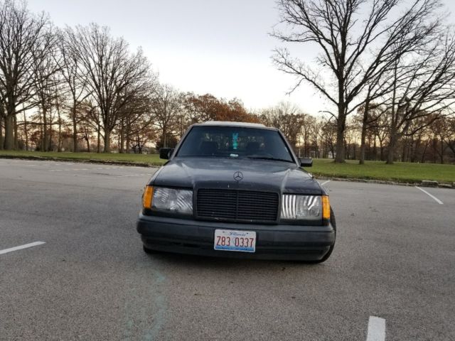 1992 Black Mercedes-Benz E-Class Sedan