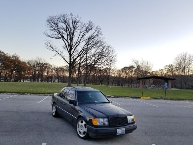 1992 Black Mercedes-Benz E-Class Sedan